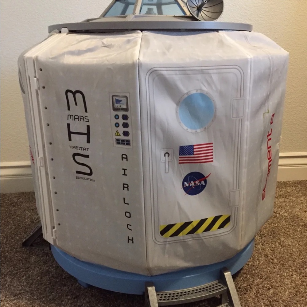 American Girl Mars Space station.  Barely used.  In great condition.  Retired.